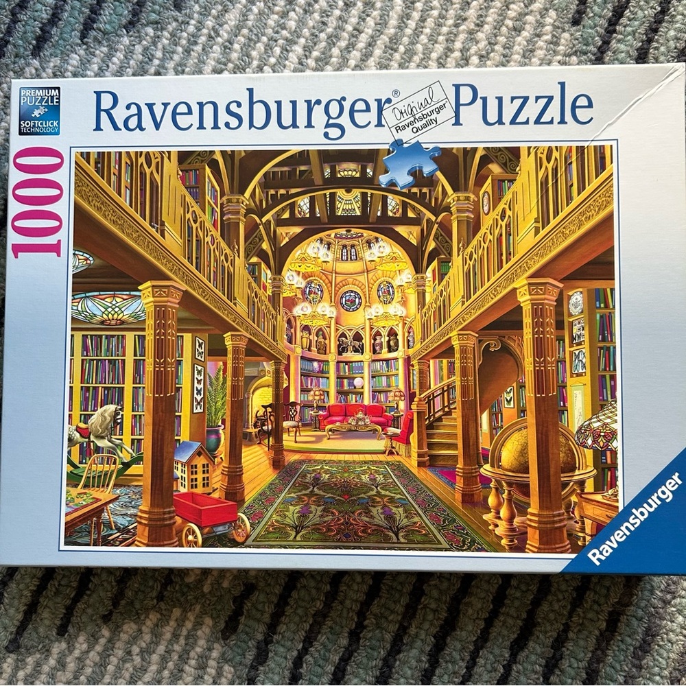 Ravensburger Puzzle - World of Words Golden Library